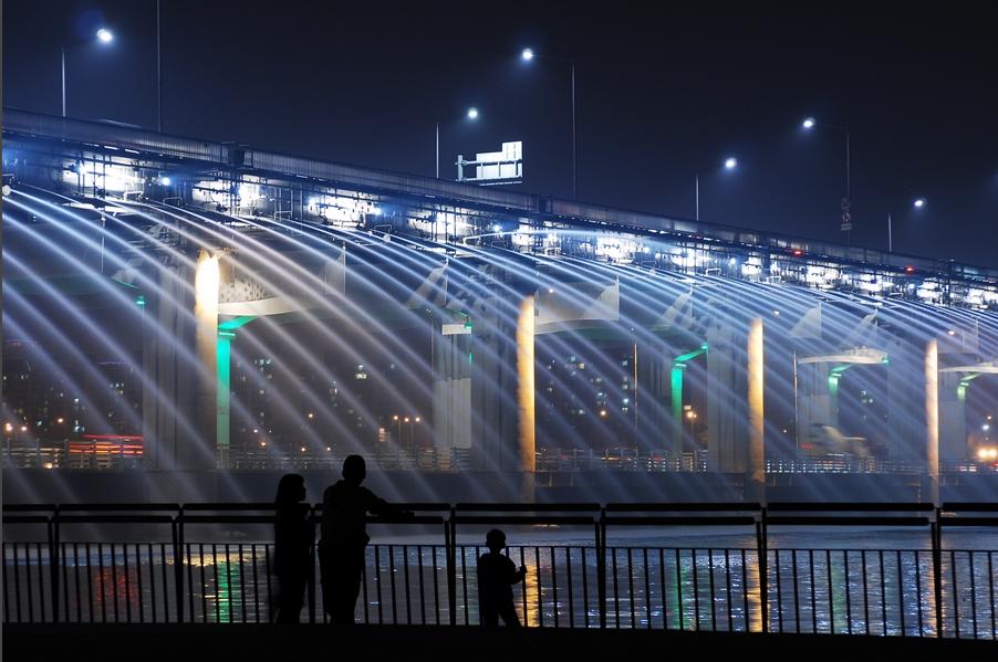 اطول جسر نافورة في العالم Viewimage